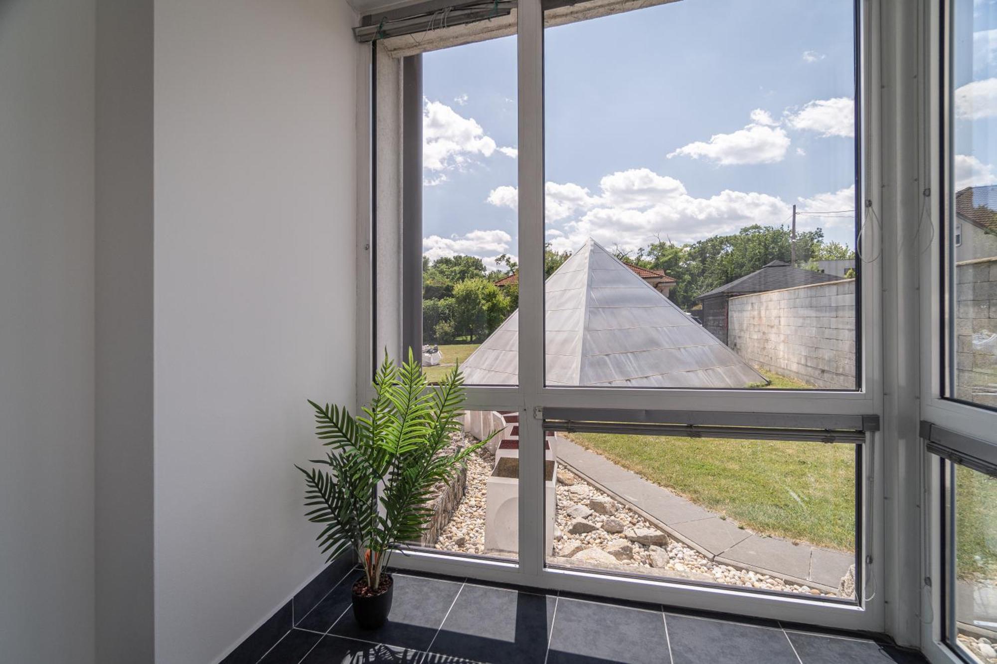 Apartments By Pyramid - Michal Bratislava Bagian luar foto