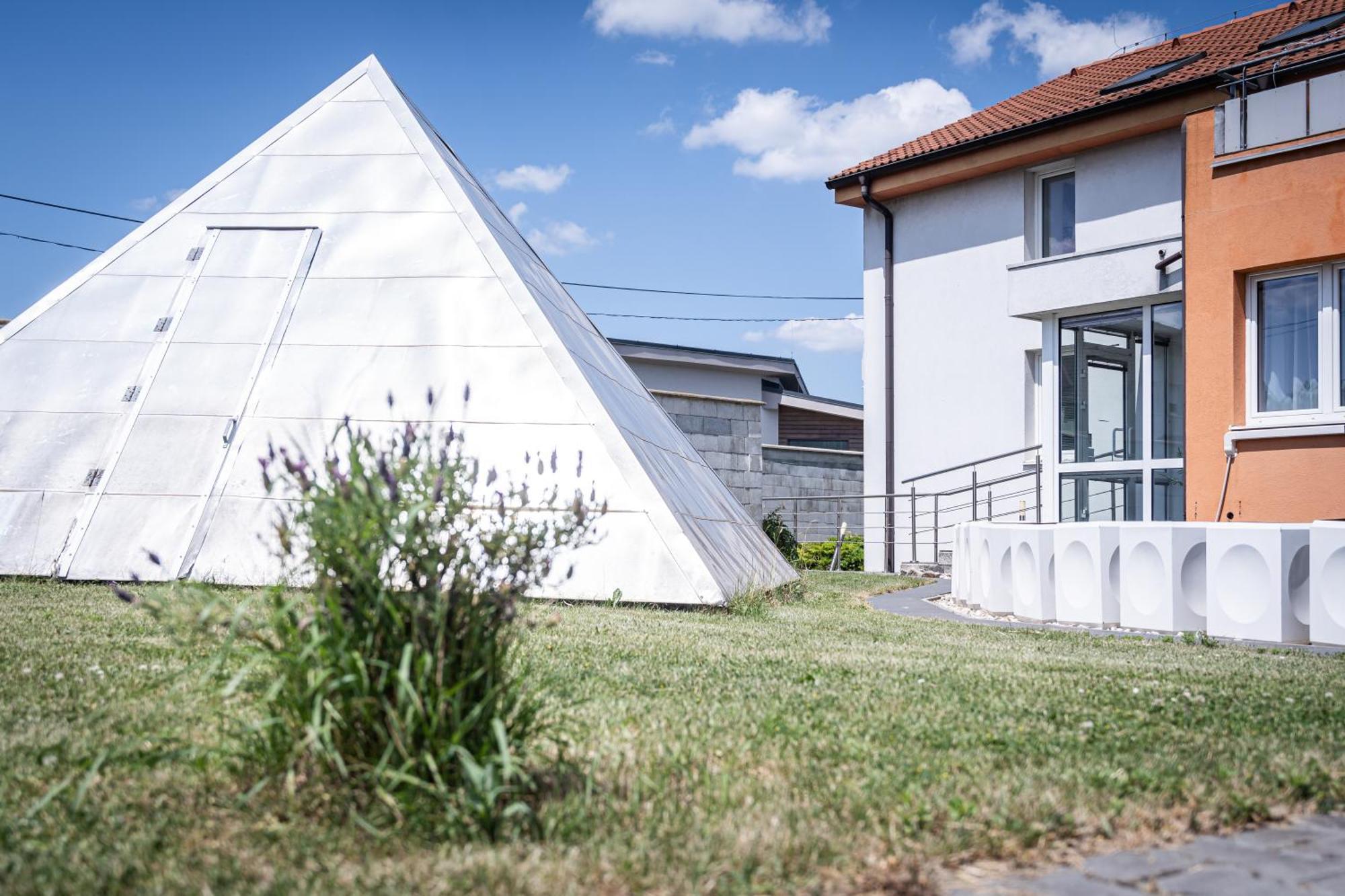 Apartments By Pyramid - Michal Bratislava Bagian luar foto