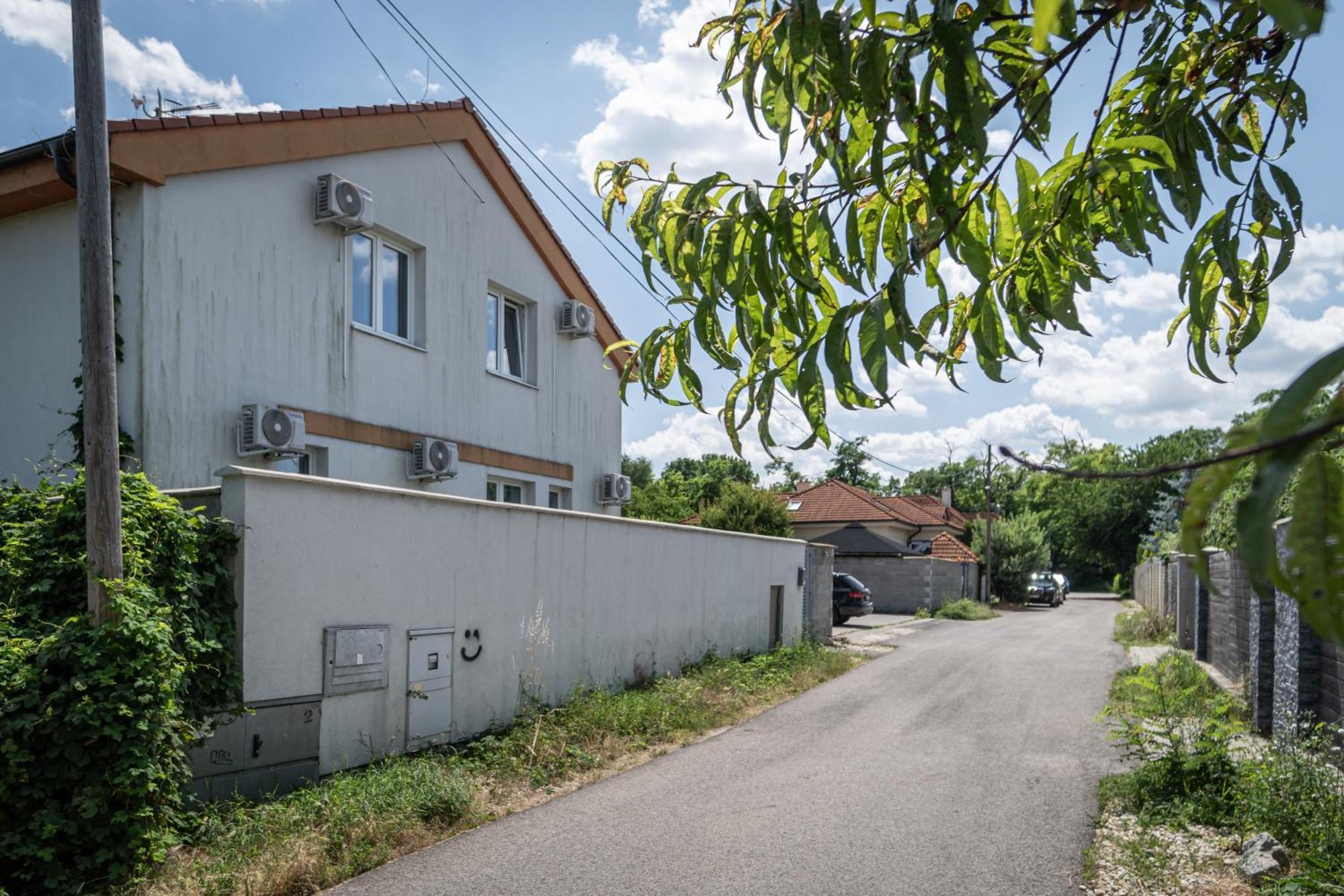 Apartments By Pyramid - Michal Bratislava Bagian luar foto